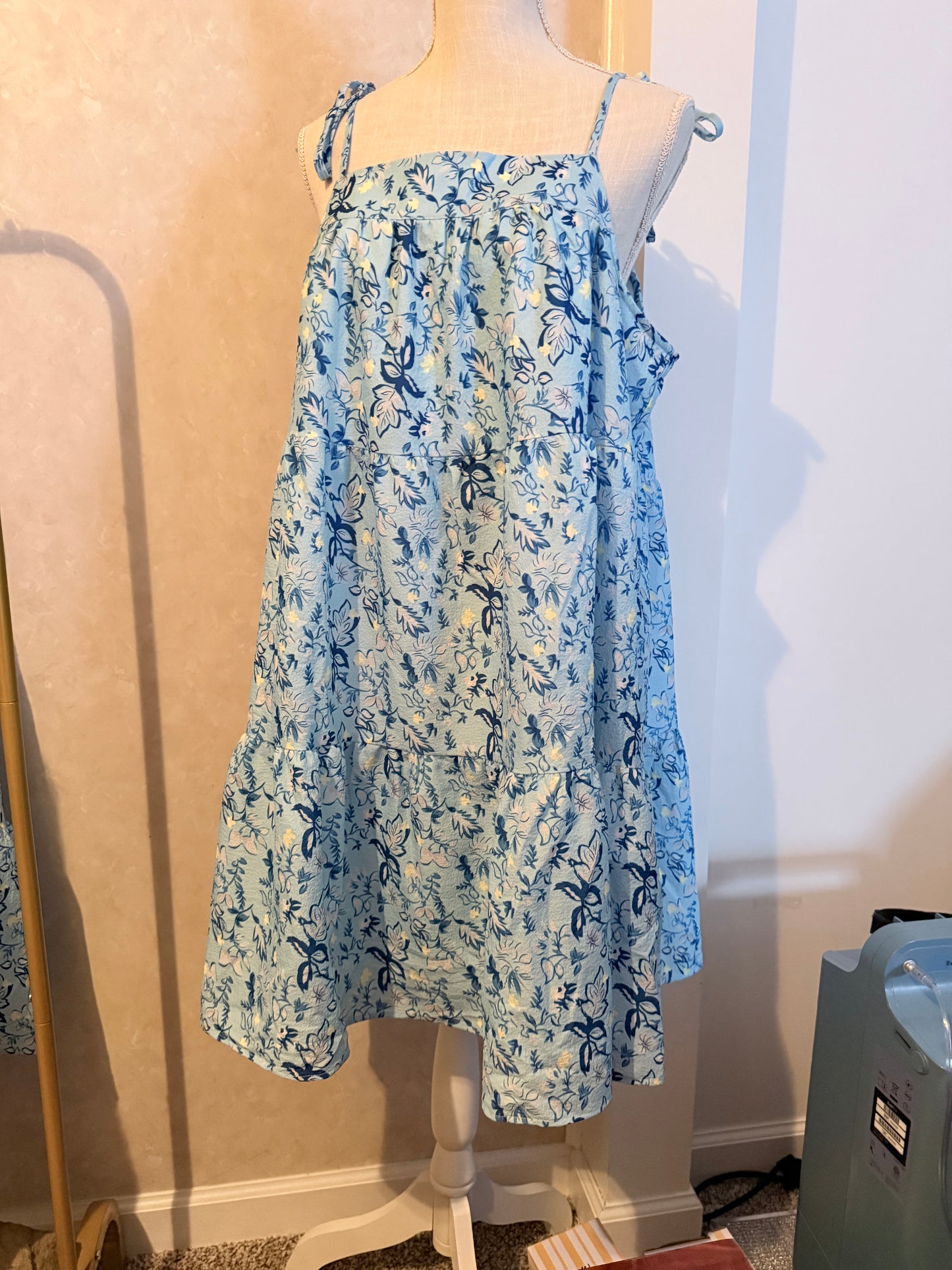 Dancing Daisy-Blue