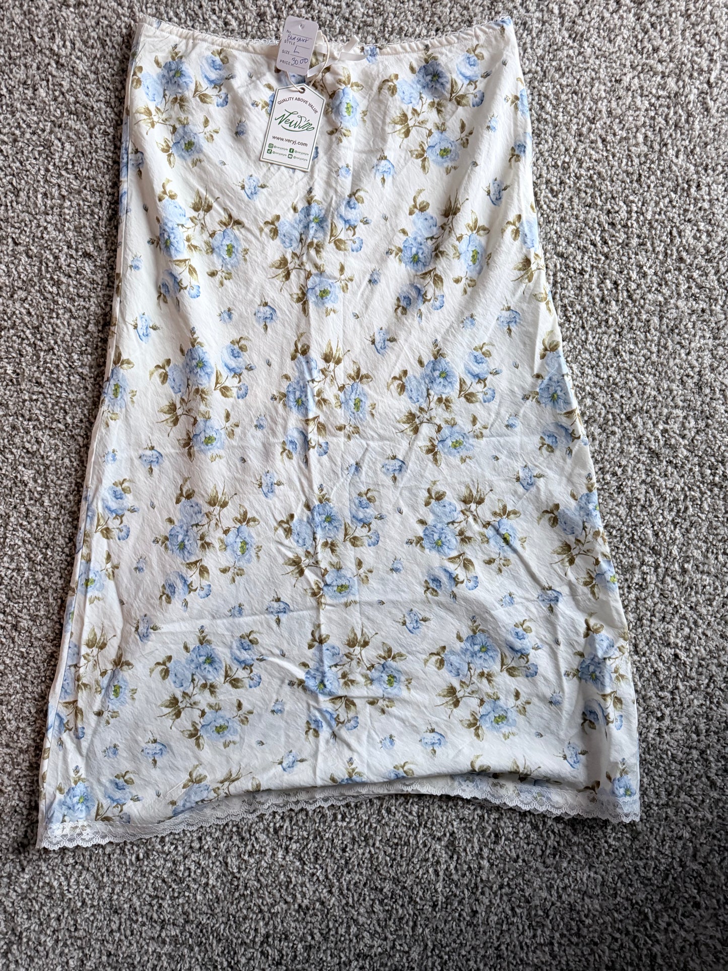 Vintage-Inspired Blue Floral Skirt