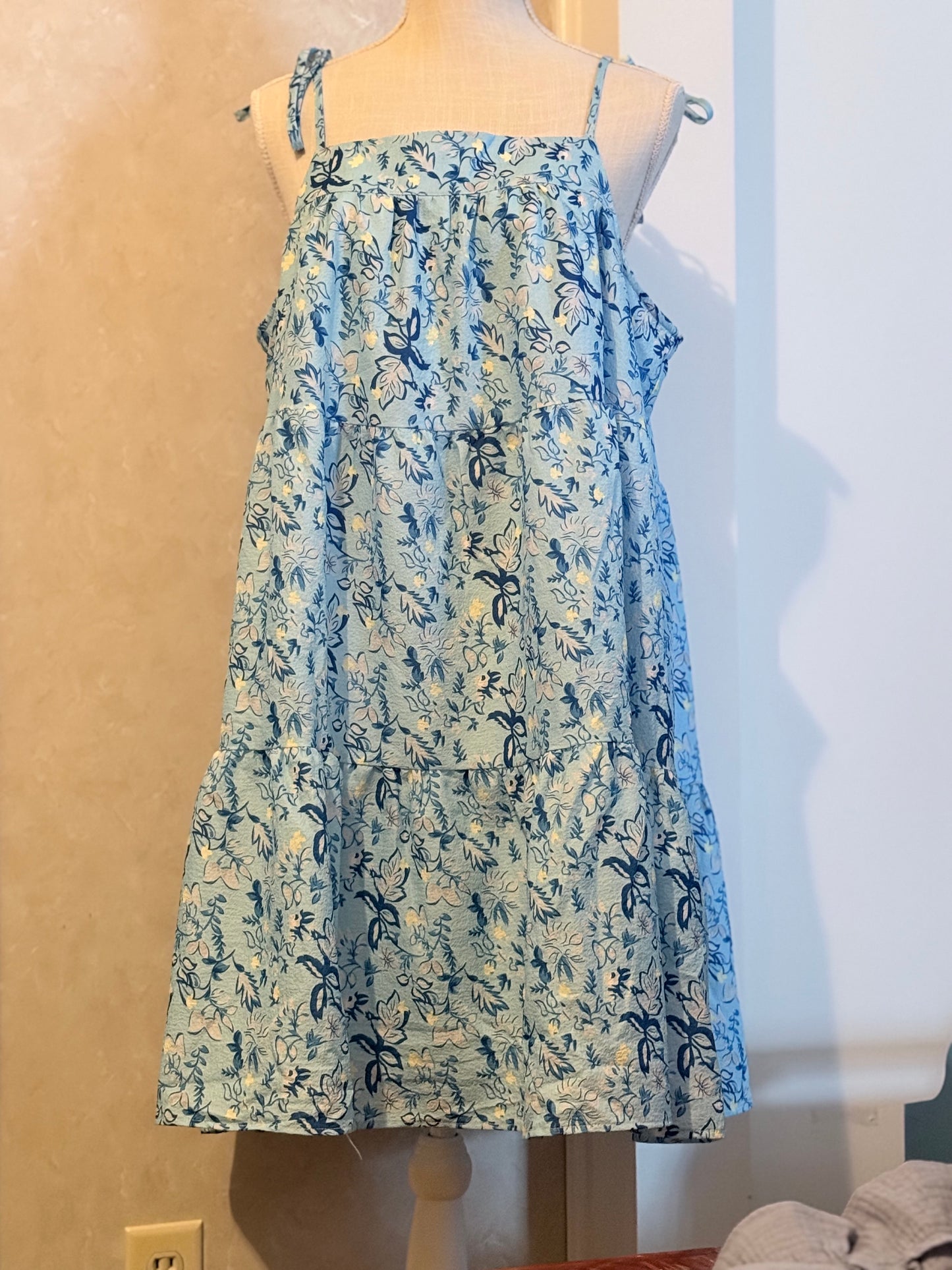 Dancing Daisy-Blue